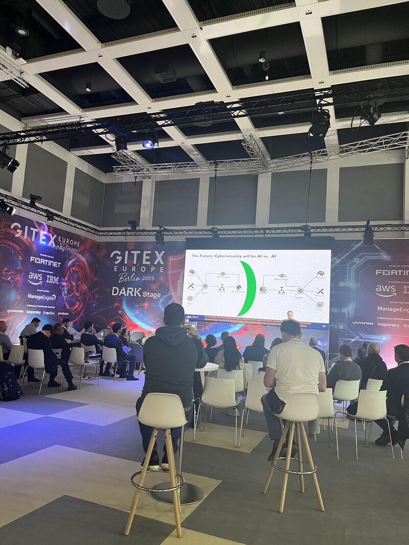 A session on the Dark stage